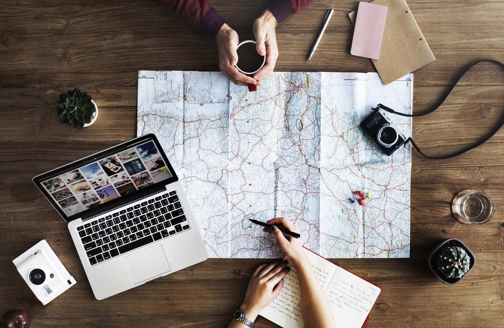 A Student's Money Saving Guide to Traveling Abroad